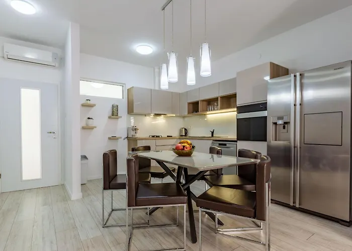 Olive Three Bedroom Apartman *