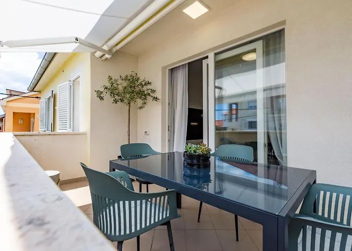 Olive Three Bedroom Apartman Zadar