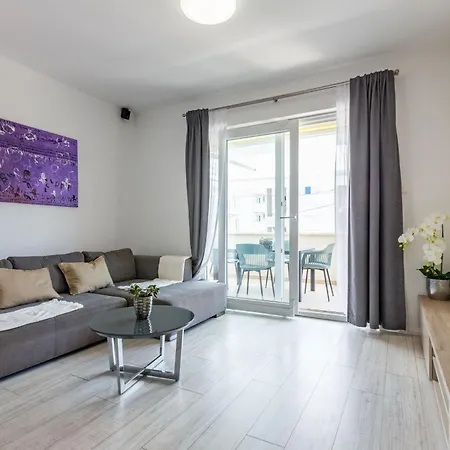 Olive Three Bedroom Daire *